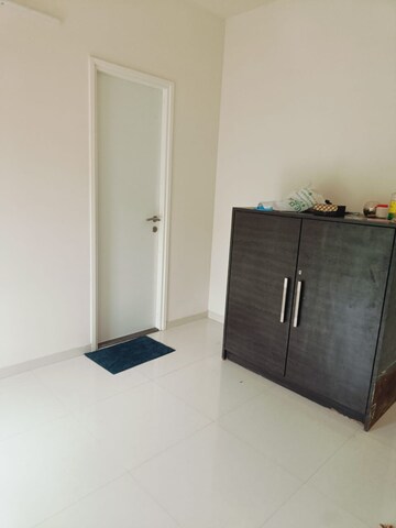 Room in 4 BHK Apartment at VTP Belair, Mahalunge – for Rent