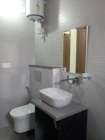 Bathroom in 1 BHK Builder Floor at Sector 40 – for Rent