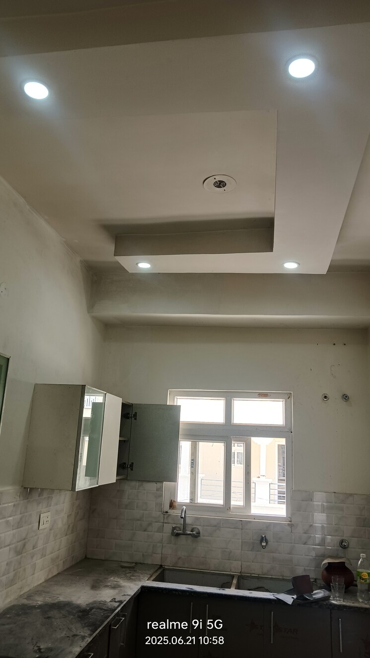 Kitchen, dhakoli 3 Bedroom 115 Sq.Yd. Apartment In Dhakoli Zirakpur 8871387