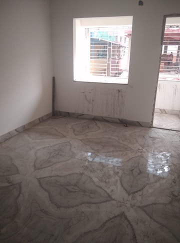 Room in 2 BHK Apartment at Behala Chowrasta – for Sale