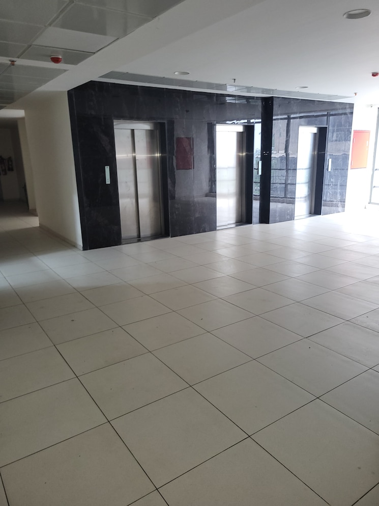 Room, navrangpura Commercial Office Space 1132 Sq.Ft. In Navrangpura Ahmedabad 8871349