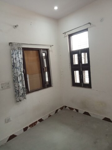 Room in 4 BHK Builder Floor at Burari – for Rent