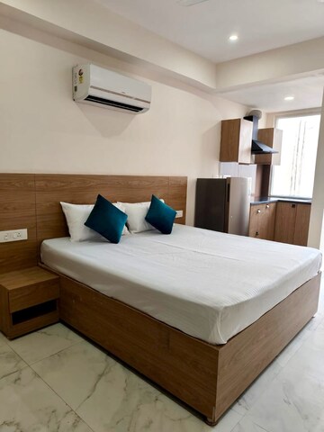 Master Bedroom in 1 BHK Builder Floor at Sector 52 – for Rent