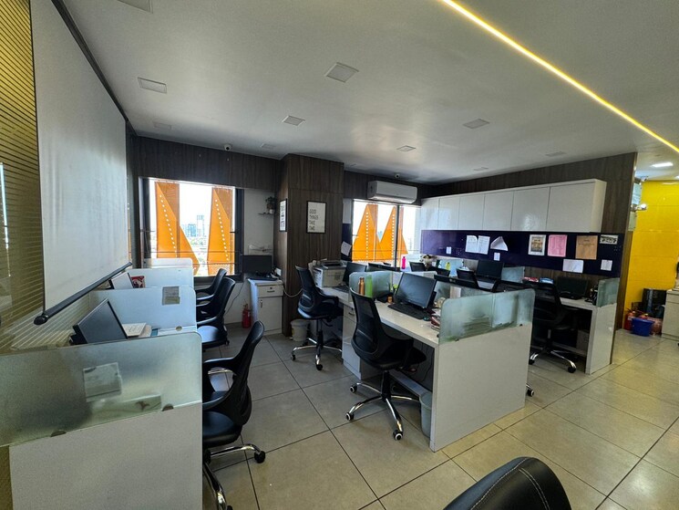 Team Area, navrangpura Commercial Office Space 1062 Sq.Ft. In Navrangpura Ahmedabad 8871664