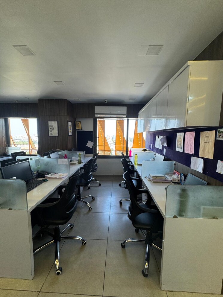 Team Area, navrangpura Commercial Office Space 1062 Sq.Ft. In Navrangpura Ahmedabad 8871664