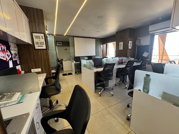 Team Area, navrangpura Commercial Office Space 1062 Sq.Ft. In Navrangpura Ahmedabad 8871664