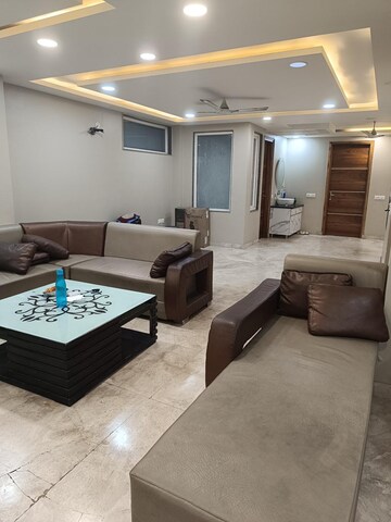 Master Bedroom in 4 BHK Apartment at Uppal Southend, Sector 49 – for Rent
