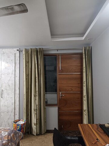 Building Lobby in 4 BHK Apartment at Uppal Southend, Sector 49 – for Rent