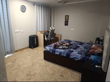 Bedroom in 4 BHK Apartment at Uppal Southend, Sector 49 – for Rent