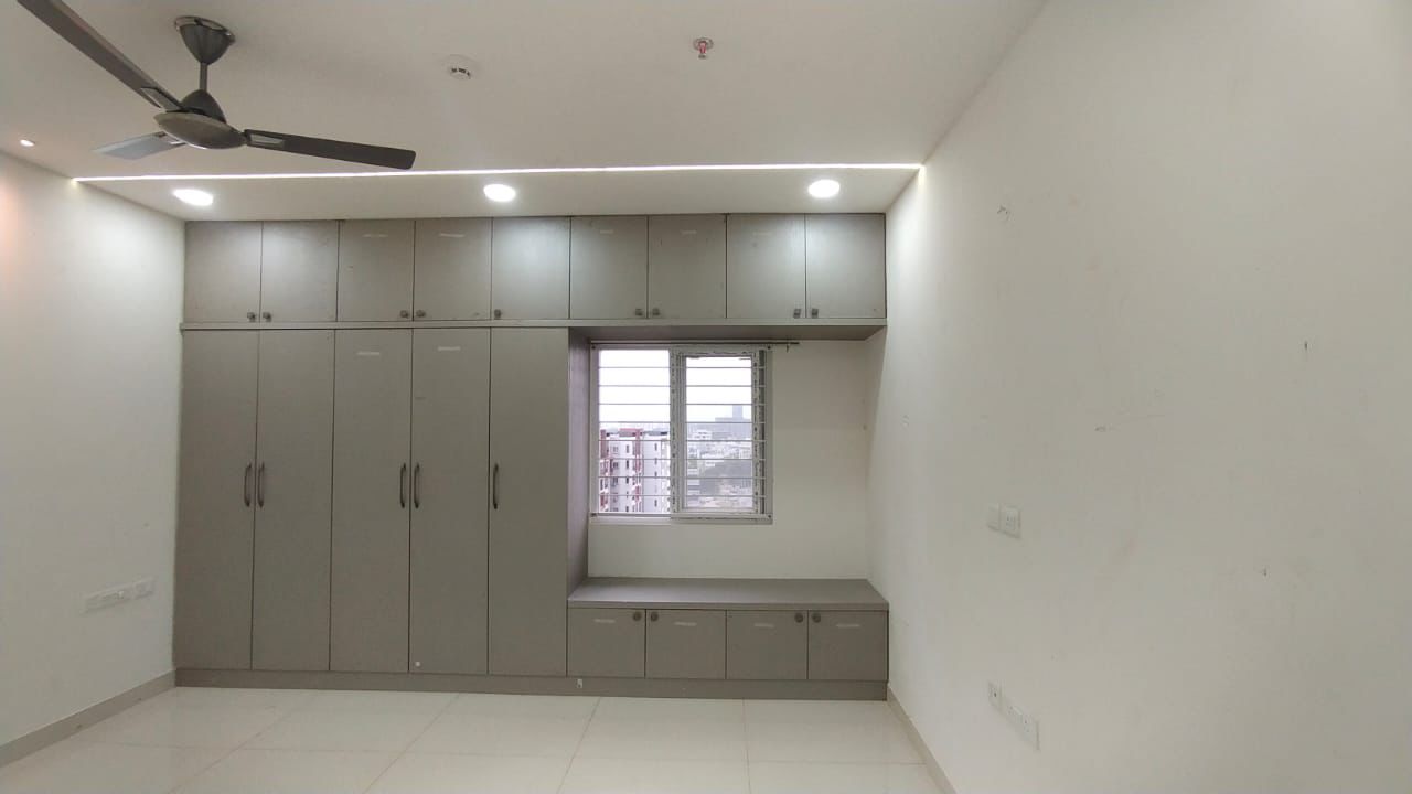3 BHK + Servant Room Apartment For Rent in Prestige Tranquil