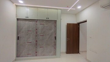 Room in 3 BHK Apartment at Prestige Tranquil, Kokapet – for Rent
