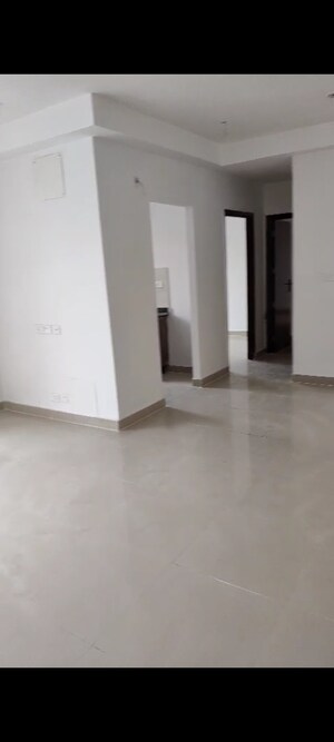 Room in 3.5 BHK Apartment at Patel Neotown, Tech Zone 4 Greater Noida – for Sale