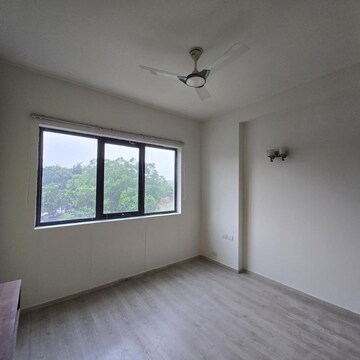Room in 2 BHK Apartment at Ireo Skyon, Sector 60 – for Rent