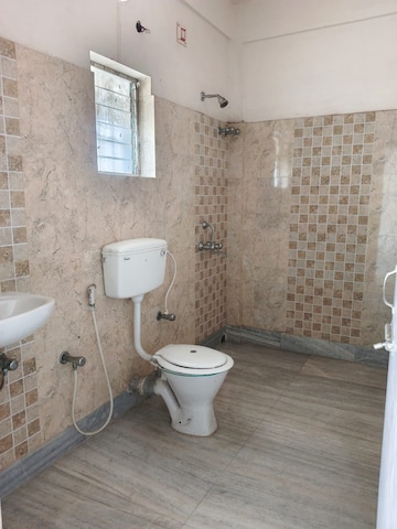 Bathroom in 4 BHK Apartment at Prestige Woodland Park, Cooke Town – for Sale