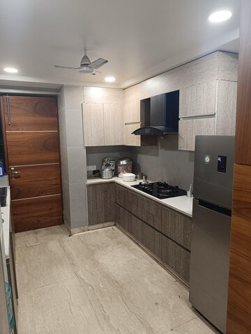Kitchen in 3 BHK Apartment at Parsvnath Green Ville, Sector 48 – for Rent