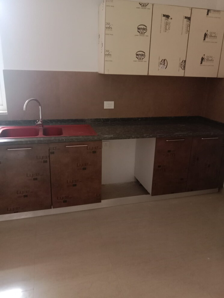 Kitchen, east of kailash 3 Bedroom 200 Sq.Yd. Builder Floor In East Of Kailash Delhi 8871819