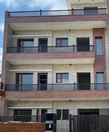 2 BHK Builder Floor For Rent in Aerocity