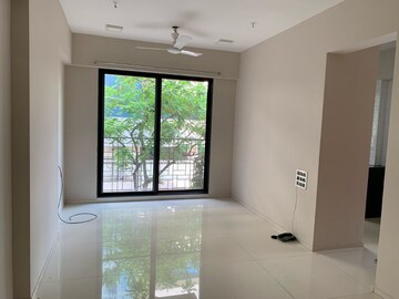 Room in 3 BHK Apartment at HDIL Metropolis Residences, Andheri West – for Rent