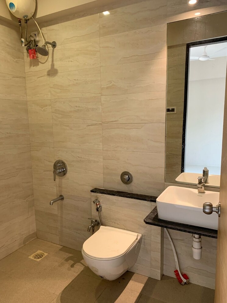 Bathroom, hdil-metropolis-residences 3 Bedroom 1631 Sq.Ft. Apartment In Andheri West Mumbai 8871987