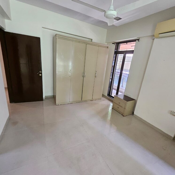 Room, bandra west 2 Bedroom 710 Sq.Ft. Apartment In Bandra West Mumbai 8872150