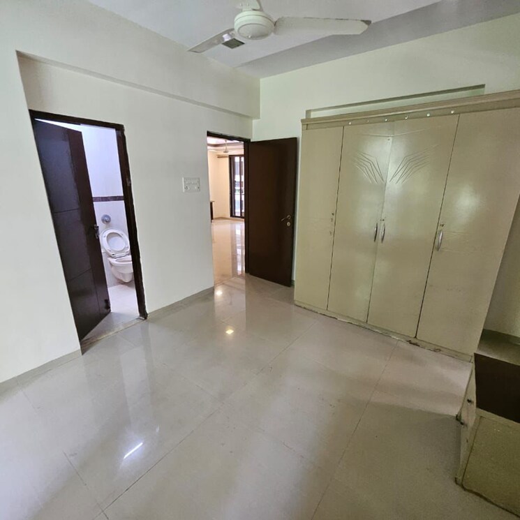 Room, bandra west 2 Bedroom 710 Sq.Ft. Apartment In Bandra West Mumbai 8872150