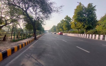 Plot For Sale in RWA Apartments Sector 53, Sector 53