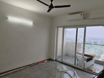Room in 3 BHK Apartment at Tulip Yellow, Sector 69 – for Rent