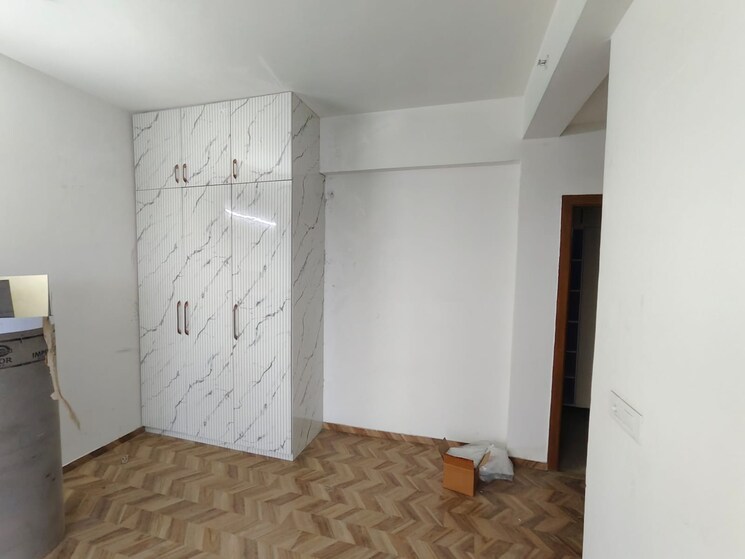 Room, tulip-yellow 3 Bedroom 1704 Sq.Ft. Apartment In Sector 69 Gurgaon 8872392