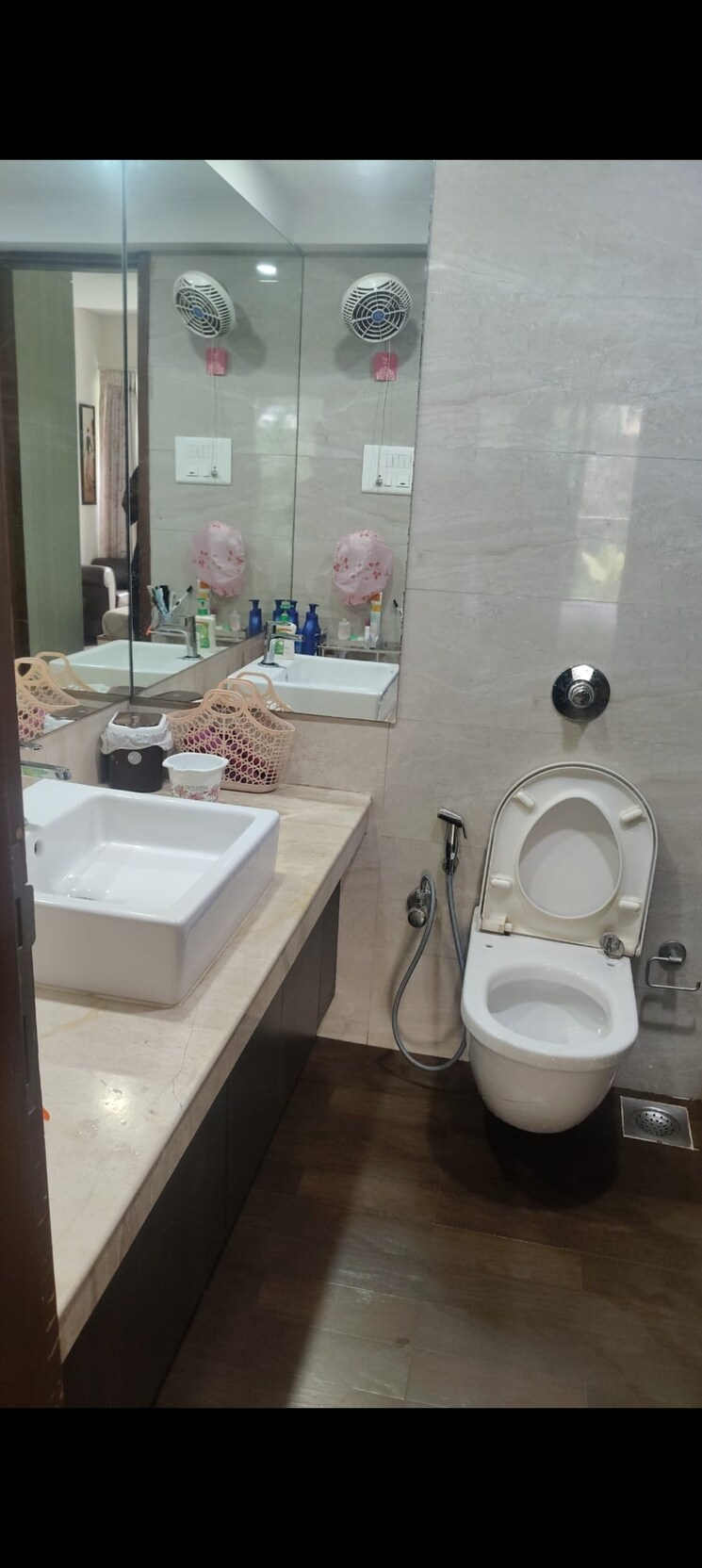 Bathroom, k-raheja-vistas 2 Bedroom 967 Sq.Ft. Apartment In Powai Mumbai 8872399