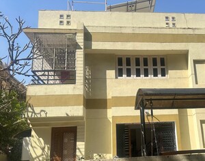 4 BHK Villa For Sale in Vastrapur