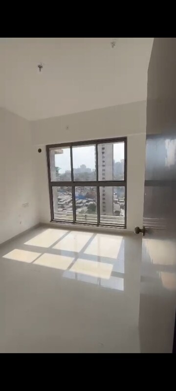 Room in 2 BHK Apartment at UK Iridium, Kandivali East – for Rent