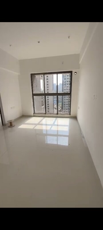 Room in 2 BHK Apartment at UK Iridium, Kandivali East – for Rent