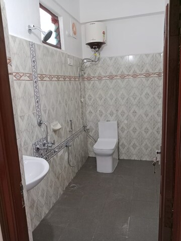Attached Bathroom in 2 BHK Apartment at Versova – for Rent