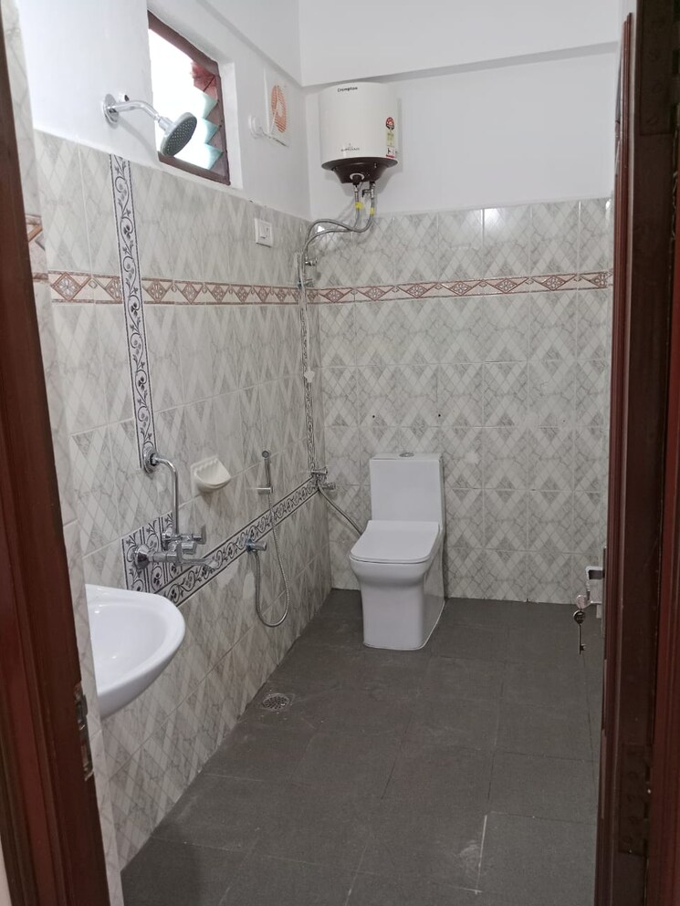 Attached Bathroom, versova 2 Bedroom 800 Sq.Ft. Apartment In Versova Mumbai 8872551