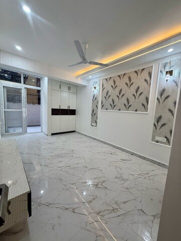 Living Room in 2 BHK Builder Floor at Laxmi Nagar – for Rent