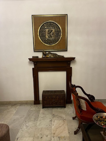 Furnished Amenities in 3 BHK Builder Floor at Greater Kailash I – for Rent