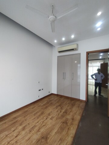 Furnished Amenities in 3 BHK Builder Floor at Ansal Sushant Lok I, Sector 43 – for Rent