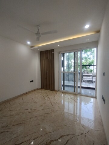 Balcony in 3 BHK Builder Floor at Ansal Sushant Lok I, Sector 43 – for Rent