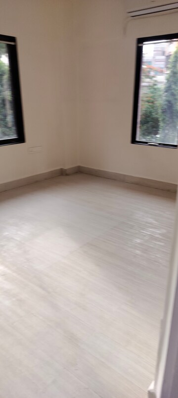 Room in 2 BHK Apartment at Melbourne Apartment, Andheri West – for Rent