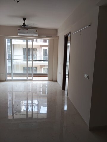 Room in 2.5 BHK Builder Floor at Smart World Gems, Sector 89 – for Rent