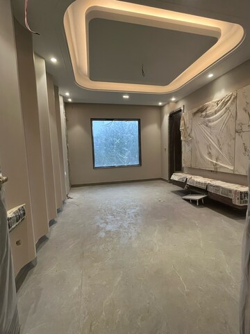 Room in 4 BHK Builder Floor at Sector 85 – for Sale