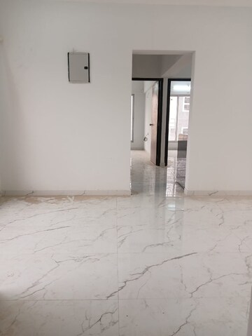 Room in 2 BHK Apartment at Siddhi CHS Borivali, Borivali West – for Rent