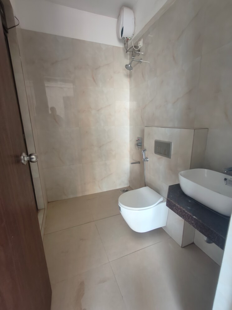 Bathroom, raymond-ten-x-habitat 2 Bedroom 644 Sq.Ft. Apartment In Pokhran Road No Two Thane 8872751