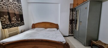 Bedroom in 2 BHK Apartment at Satellite – for Rent
