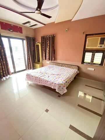 Bedroom in 4 BHK Villa at Science City – for Sale