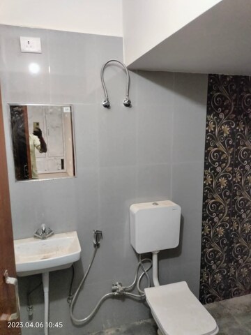 Bathroom in 2 BHK Builder Floor at Gomti Nagar – for Rent