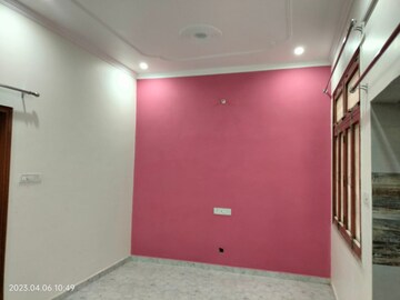 Room in 2 BHK Builder Floor at Gomti Nagar – for Rent