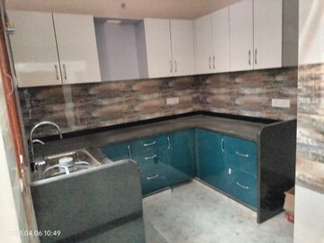 Kitchen in 2 BHK Builder Floor at Gomti Nagar – for Rent