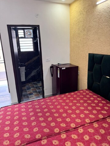 Bedroom in 1 RK Builder Floor at Sector 40 – for Rent