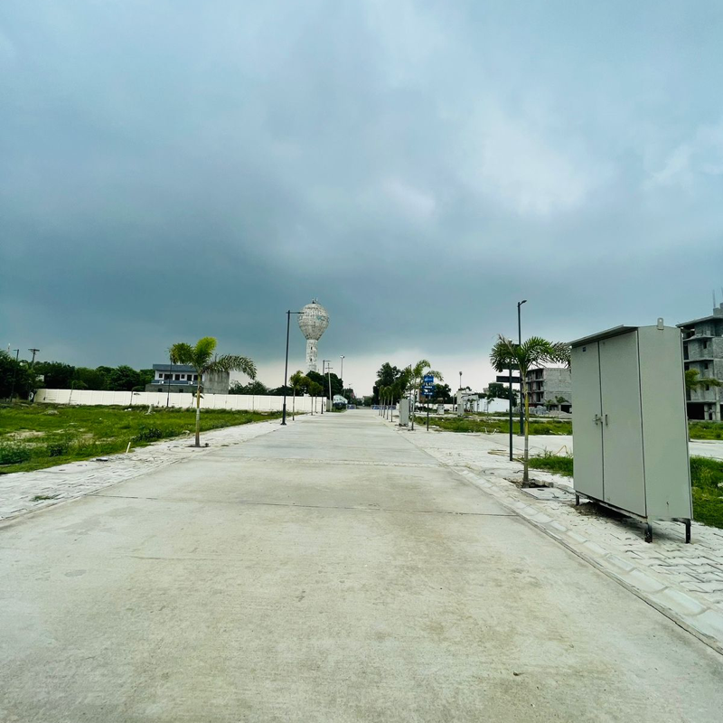 Plot For Sale in Sapring Vally 